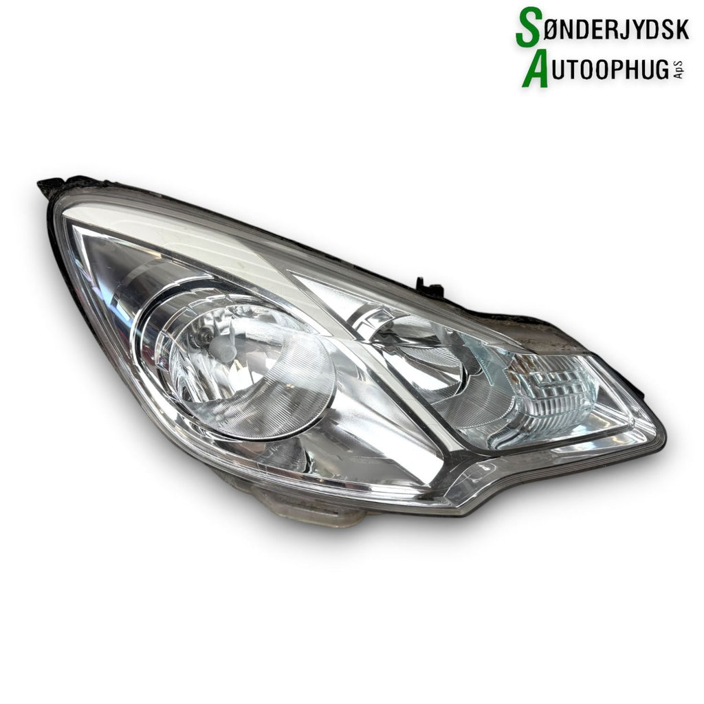 Citroen C3 II Forlygte Med OEM Nr. 1606930080 Fra Citroen Ophugger