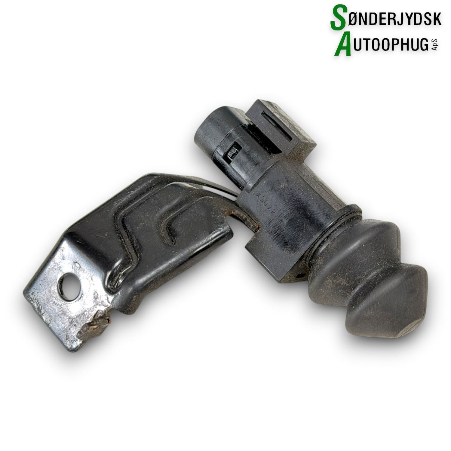 Nissan Qashqai Hjelmlås Med OEM Nr. 253624EA0A Fra Nissan Ophugger