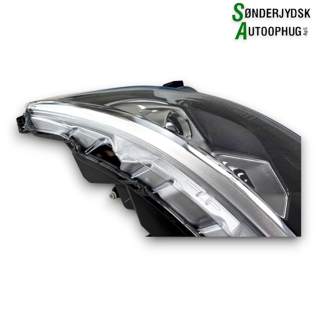 Nissan Qashqai Forlygte Med OEM Nr. 260604EH1B Fra Nissan Ophugger