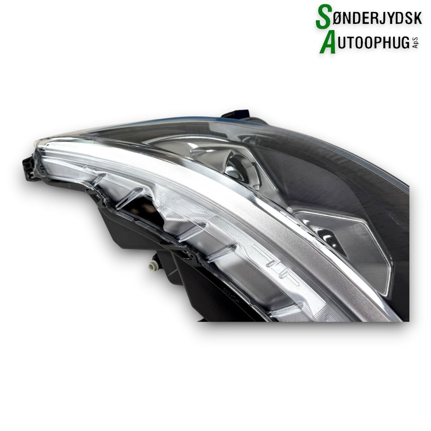 Nissan Qashqai Forlygte Med OEM Nr. 260604EH1B Fra Nissan Ophugger