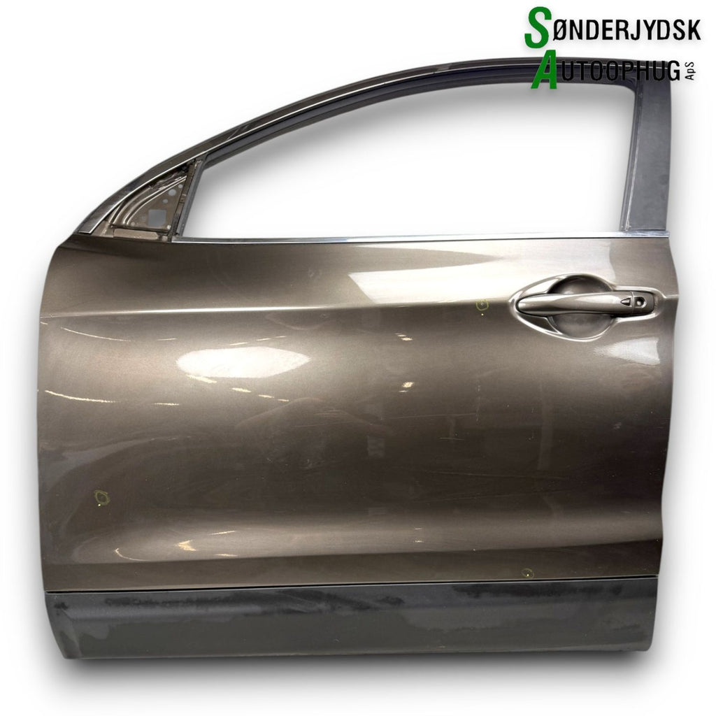 Nissan Qashqai Fordør V Med OEM Nr. H01014EAMA Fra Nissan Ophugger