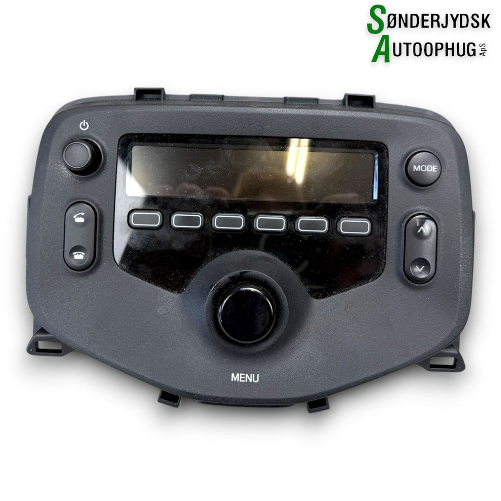 Peugeot 108 Radio, Multi Display Med OEM Nr. 861200H050 Fra Peugeot Ophugger