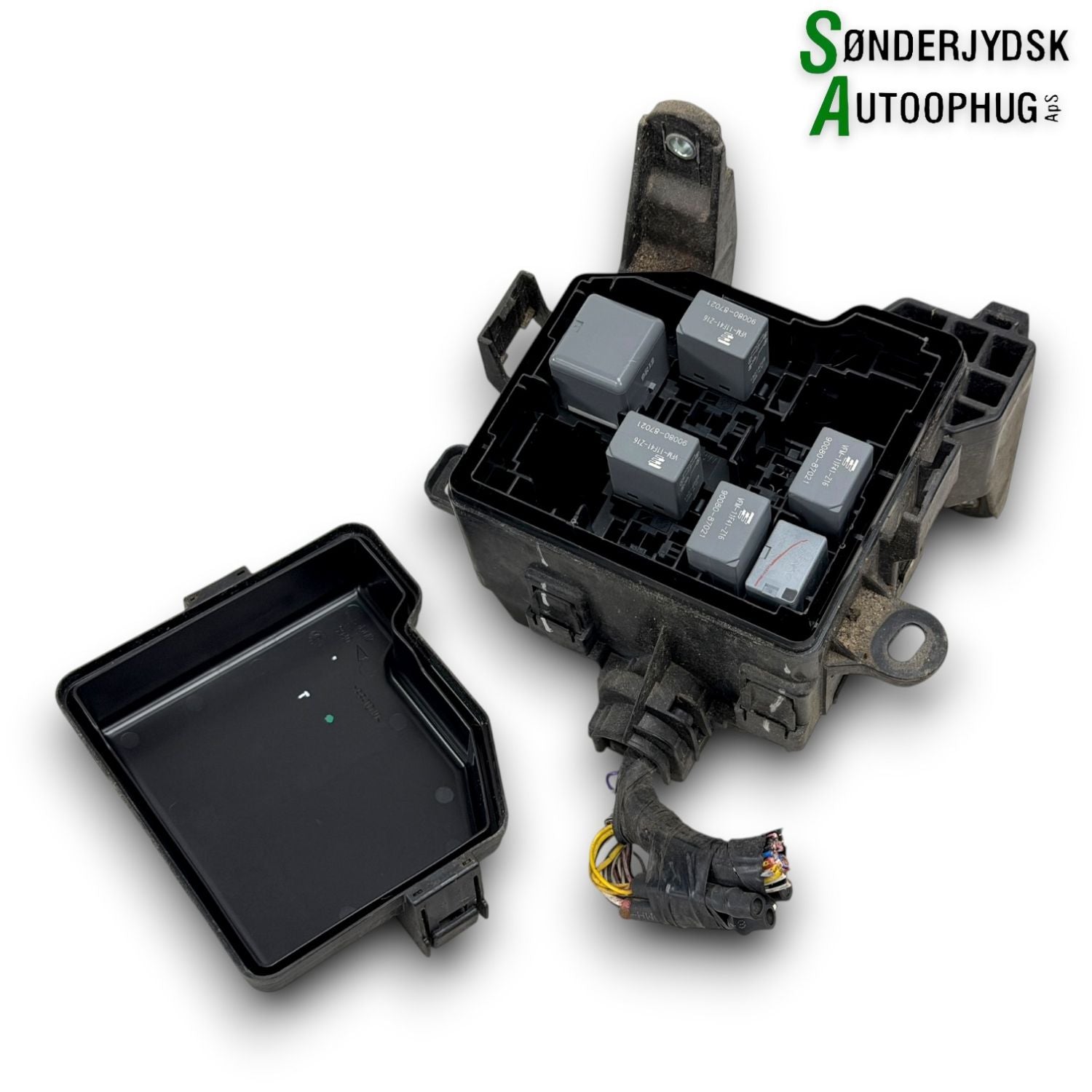 Peugeot 108 Sikringsboks Med OEM Nr. 1612189980 Fra Peugeot Ophugger