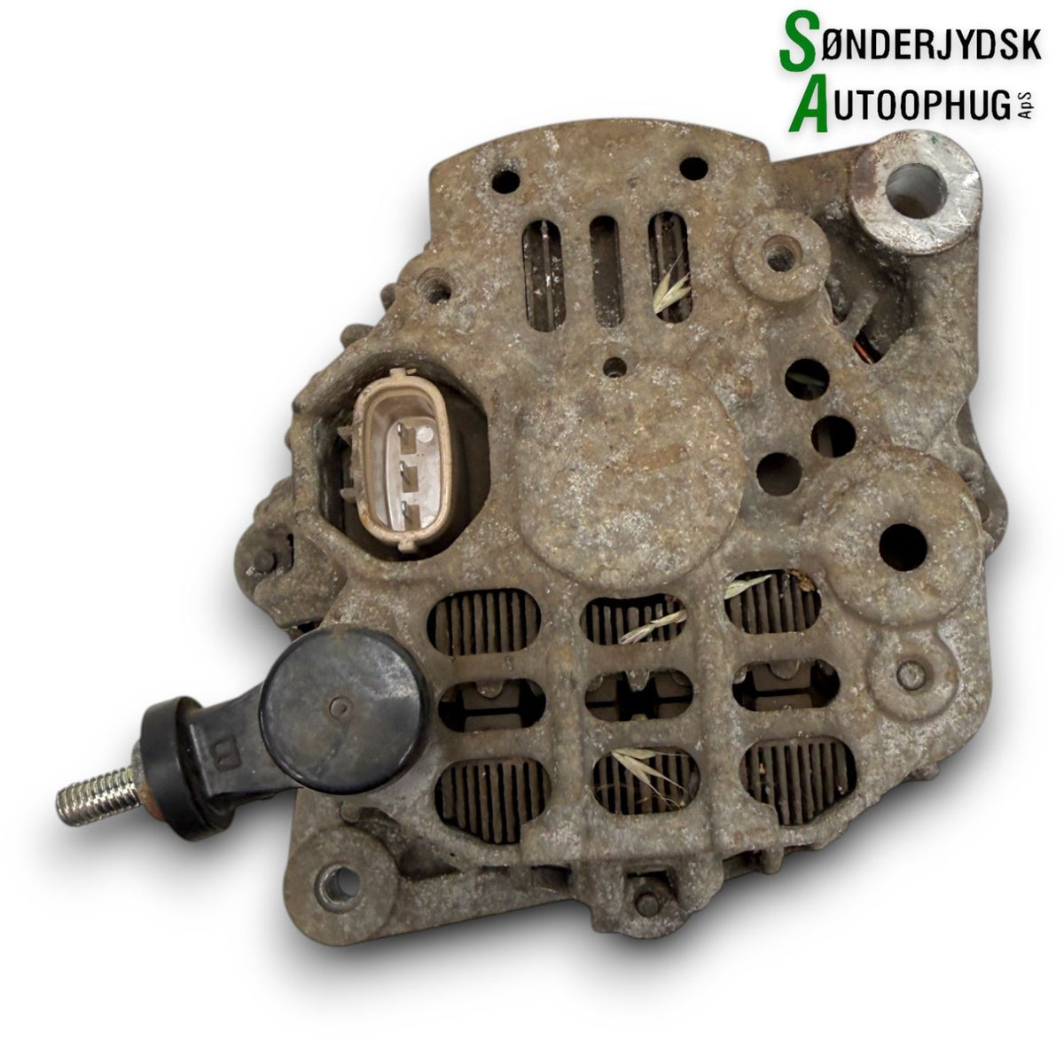 Opel Agila B Generator Med OEM Nr. 3140055L02 Fra Opel Ophugger