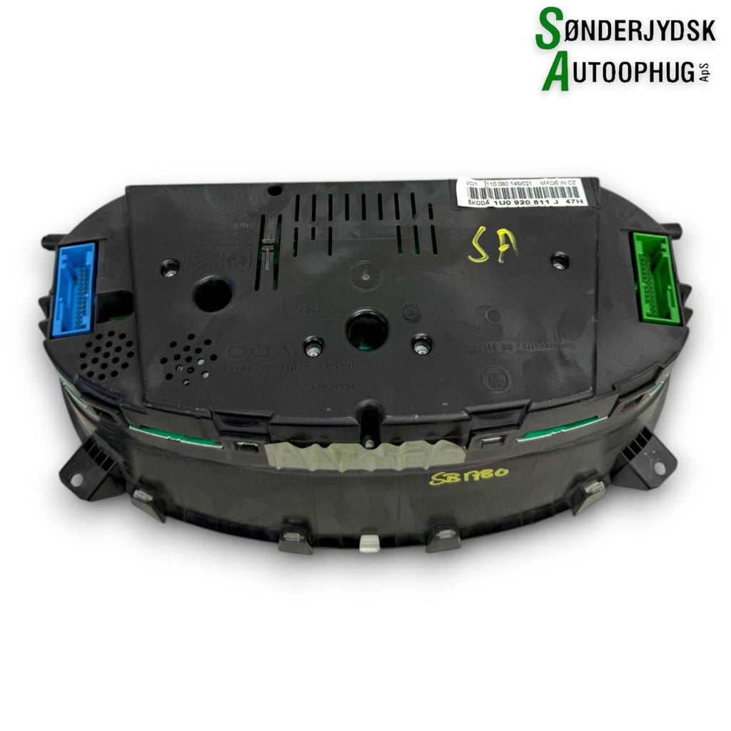 Skoda Octavia Speedometer - Instrument Med OEM Nr. 1U0920811J Fra Skoda Ophugger