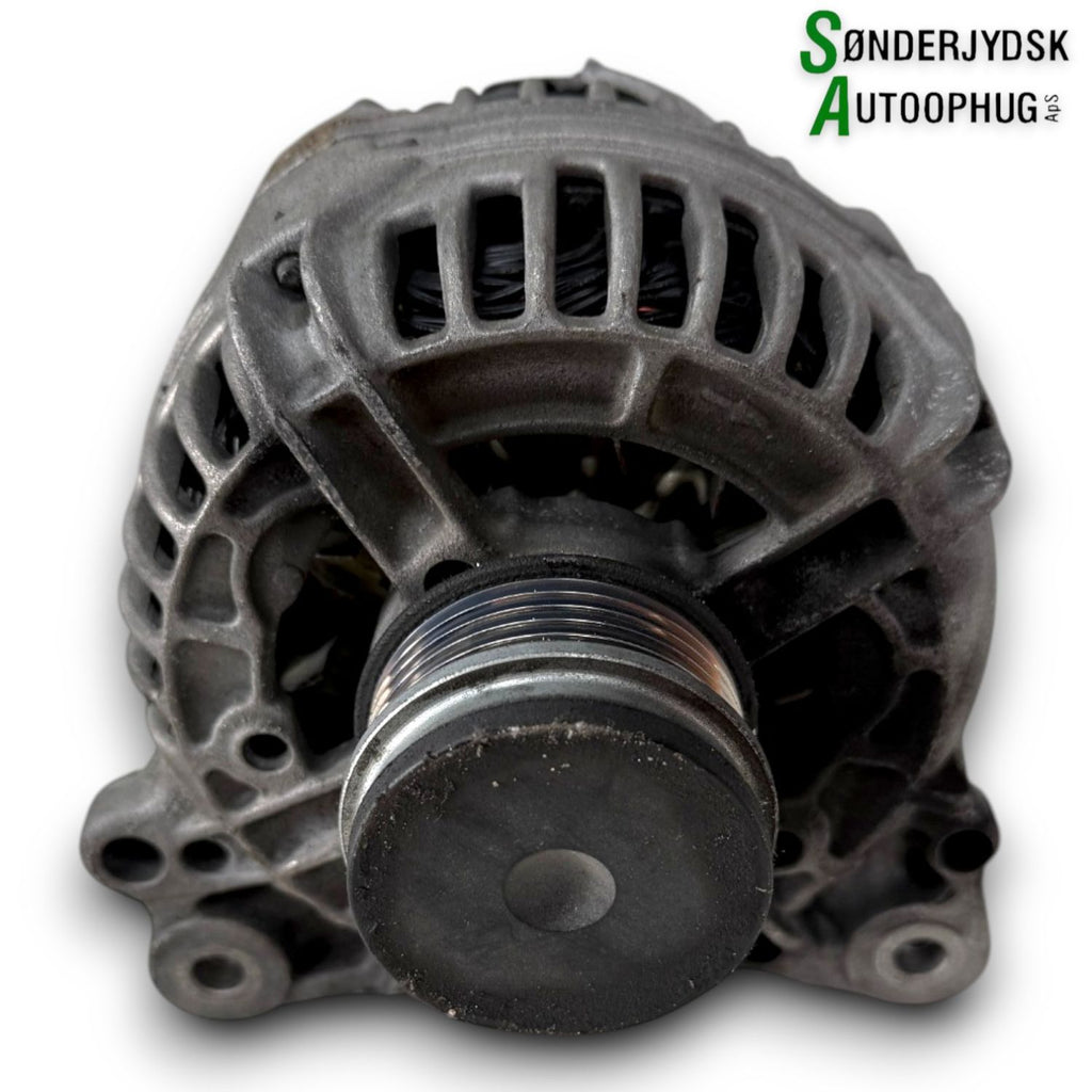 VW Passat 3B Generator Med OEM Nr. 038903018Q Fra VW Ophugger