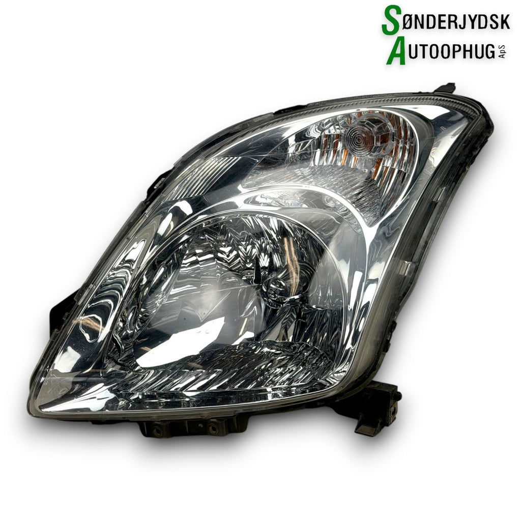 Suzuki Swift Forlygte Med OEM Nr. 3532063J10 Fra Suzuki Ophugger