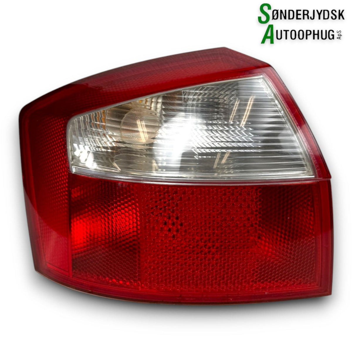 Audi A4 Baglygte Med OEM Nr. 8E5945217 Fra Audi Ophugger