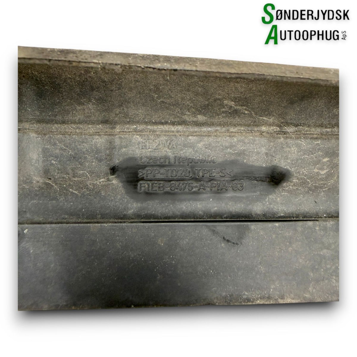 Ford Focus Front, Løsdele Med OEM Nr. 1890334 Fra Ford Ophugger