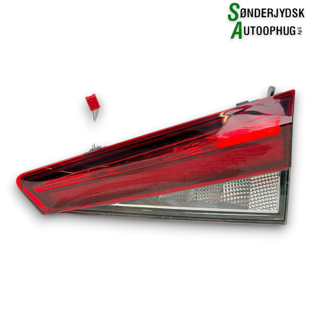 Skoda Fabia Baglygte Med OEM Nr. 6VE945308 Fra Skoda Ophugger