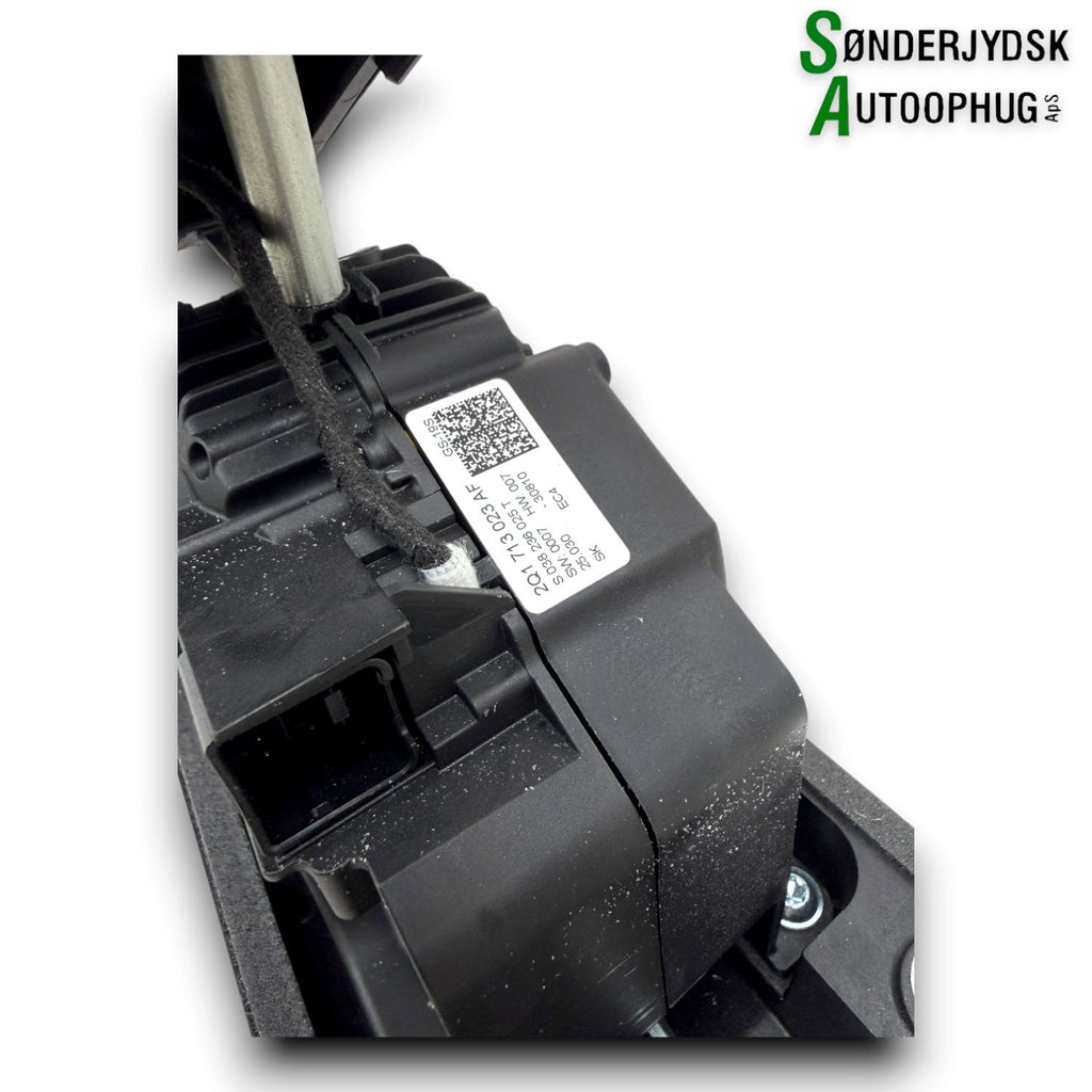 Skoda Fabia Gearskifte Med OEM Nr. 6VB713123D Fra Skoda Ophugger