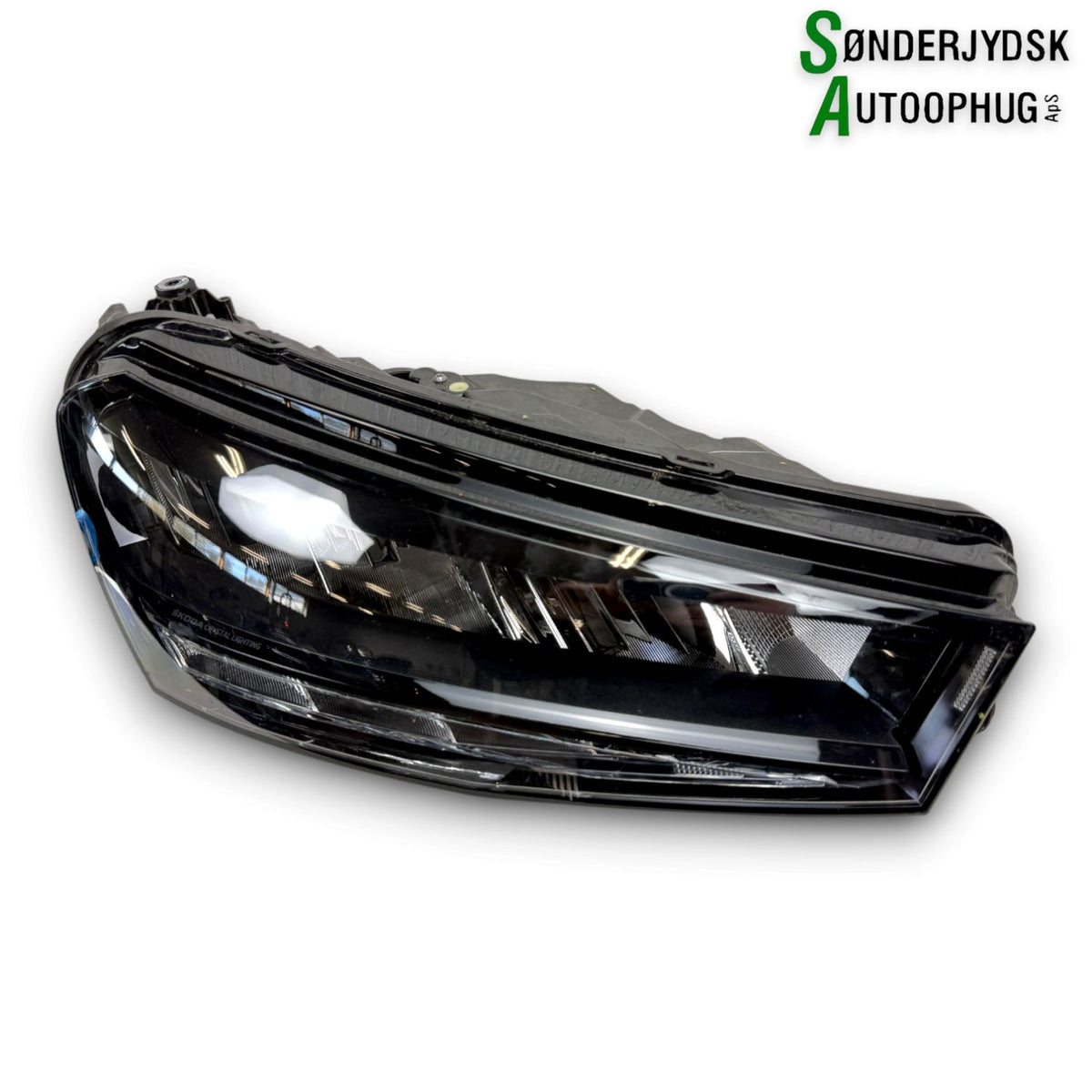 Skoda Fabia Forlygte Med OEM Nr. 6VB941016 Fra Skoda Ophugger