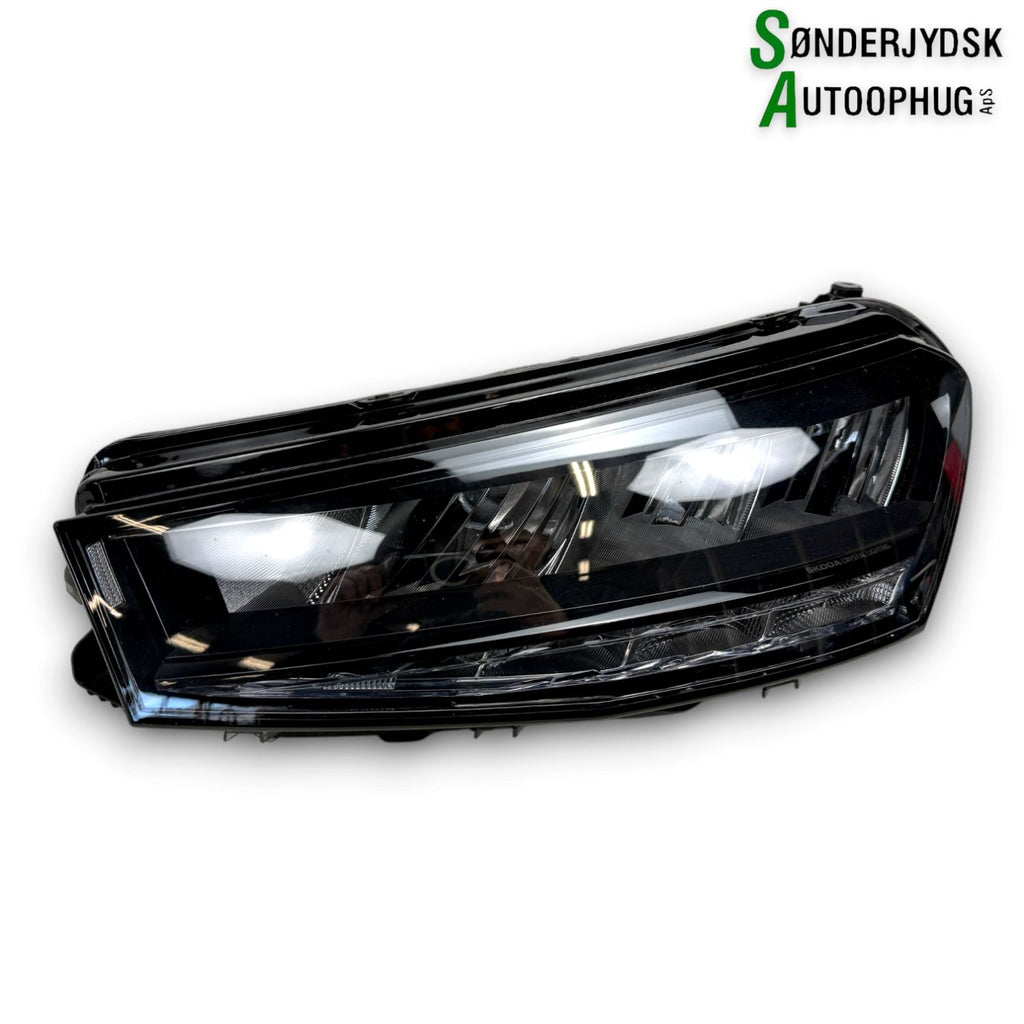 Skoda Fabia Forlygte Med OEM Nr. 6VB941015 Fra Skoda Ophugger
