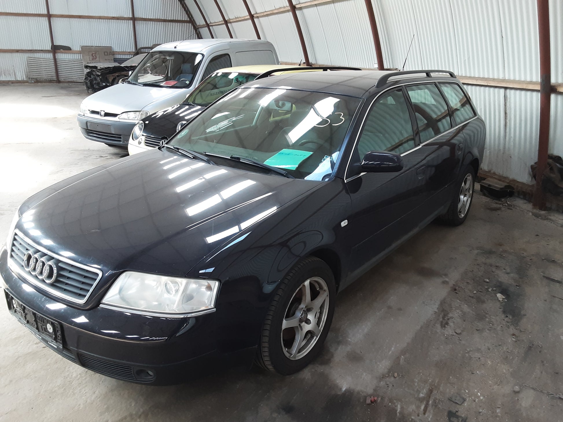 Audi A6 4B Pluk-Selv-Bil Med OEM Nr. Ophugger Fra Audi Ophugger