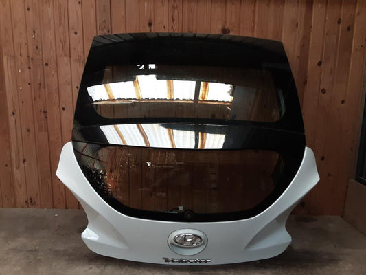 Hyundai Veloster Bagklap Med OEM Nr. 737002V010 Fra Hyundai Ophugger