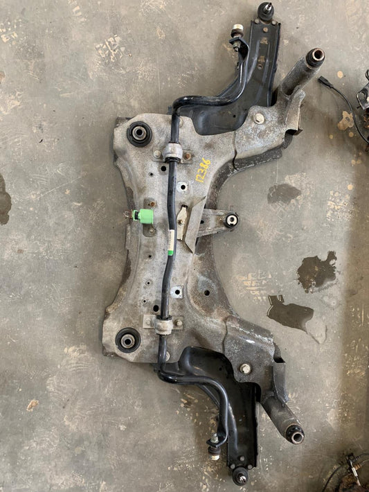 Renault Megane 3 Forbro Med OEM Nr. 544012717R Fra Renault Ophugger