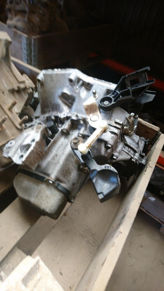 Peugeot 208 Gearkasse 5 Trin Med OEM Nr. 20CR03 Fra Peugeot Ophugger