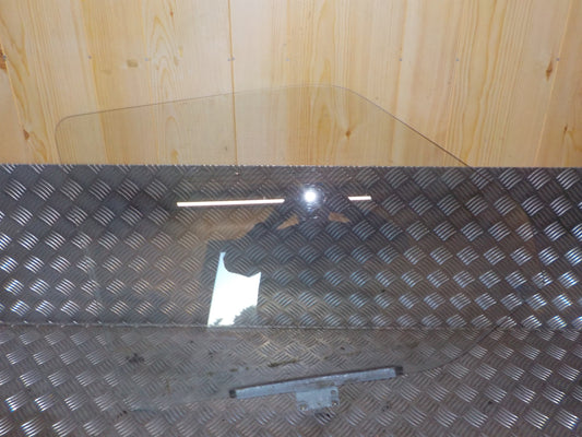 VW Transporter T4 Dørrude - Siderude Med OEM Nr. 701845202 Fra VW Ophugger