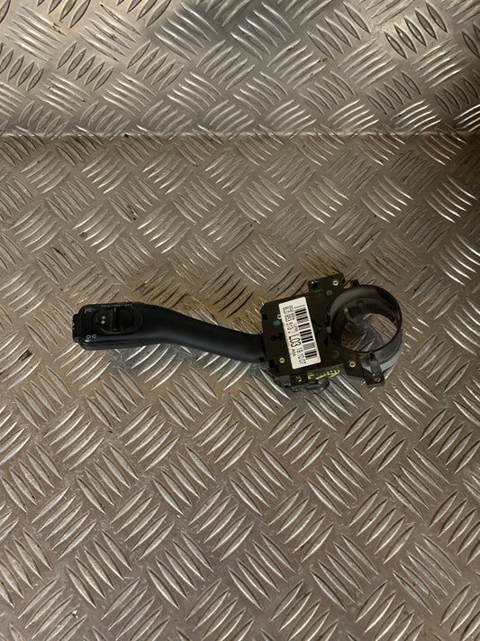 Skoda Fabia Kontakt Blink Med OEM Nr. 8L0953513J Fra Skoda Ophugger