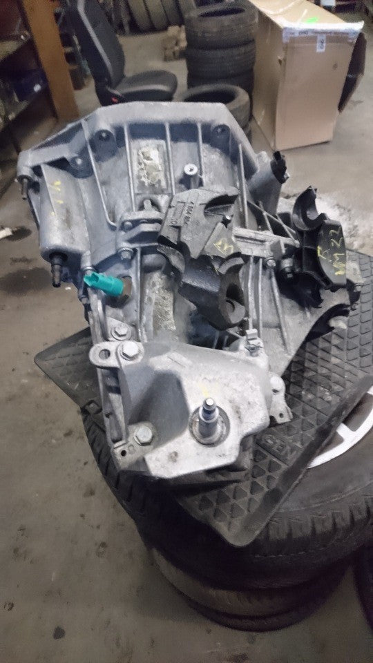 Renault Laguna 3 Gearkasse 6 Trin Med OEM Nr. 8201180920 Fra Renault Ophugger