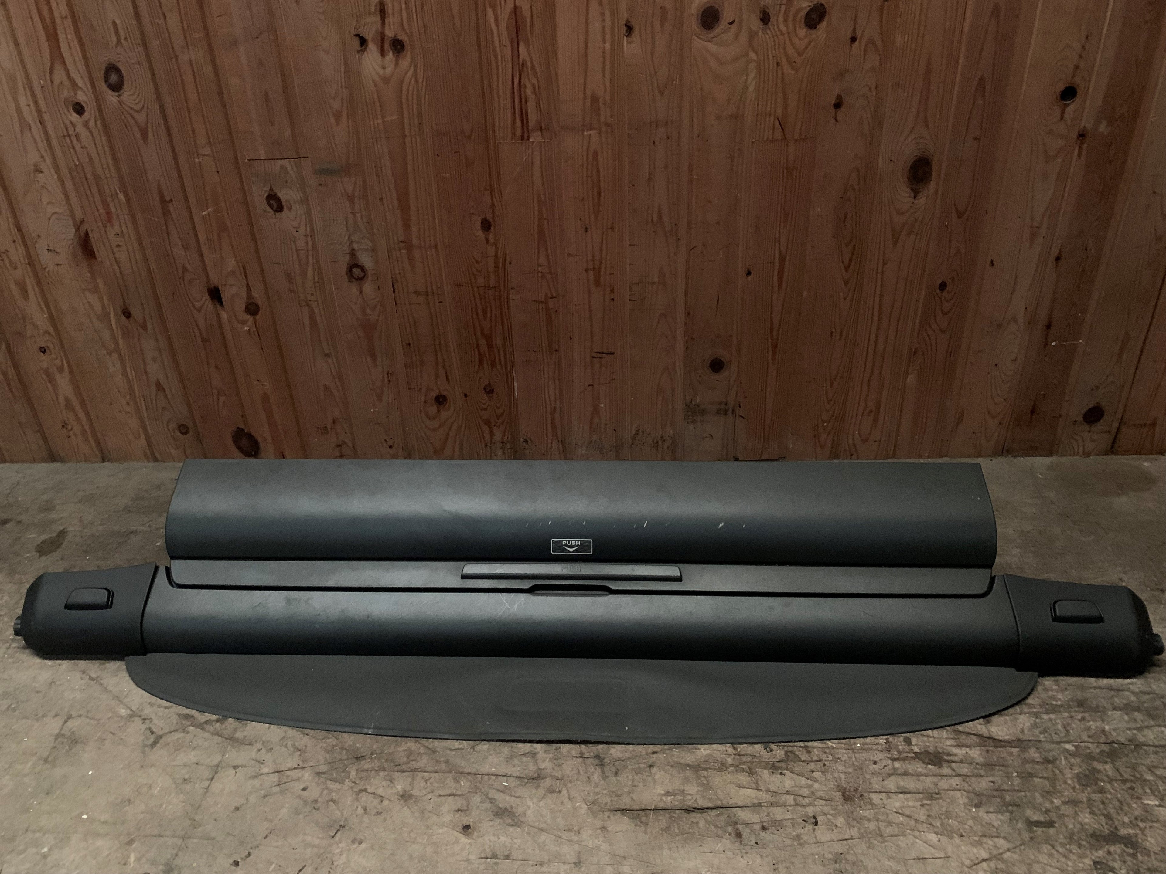 Volvo S40/V50 Bagageafdæk/Rullegar. STC Med OEM Nr. 39874981 Fra Volvo Ophugger