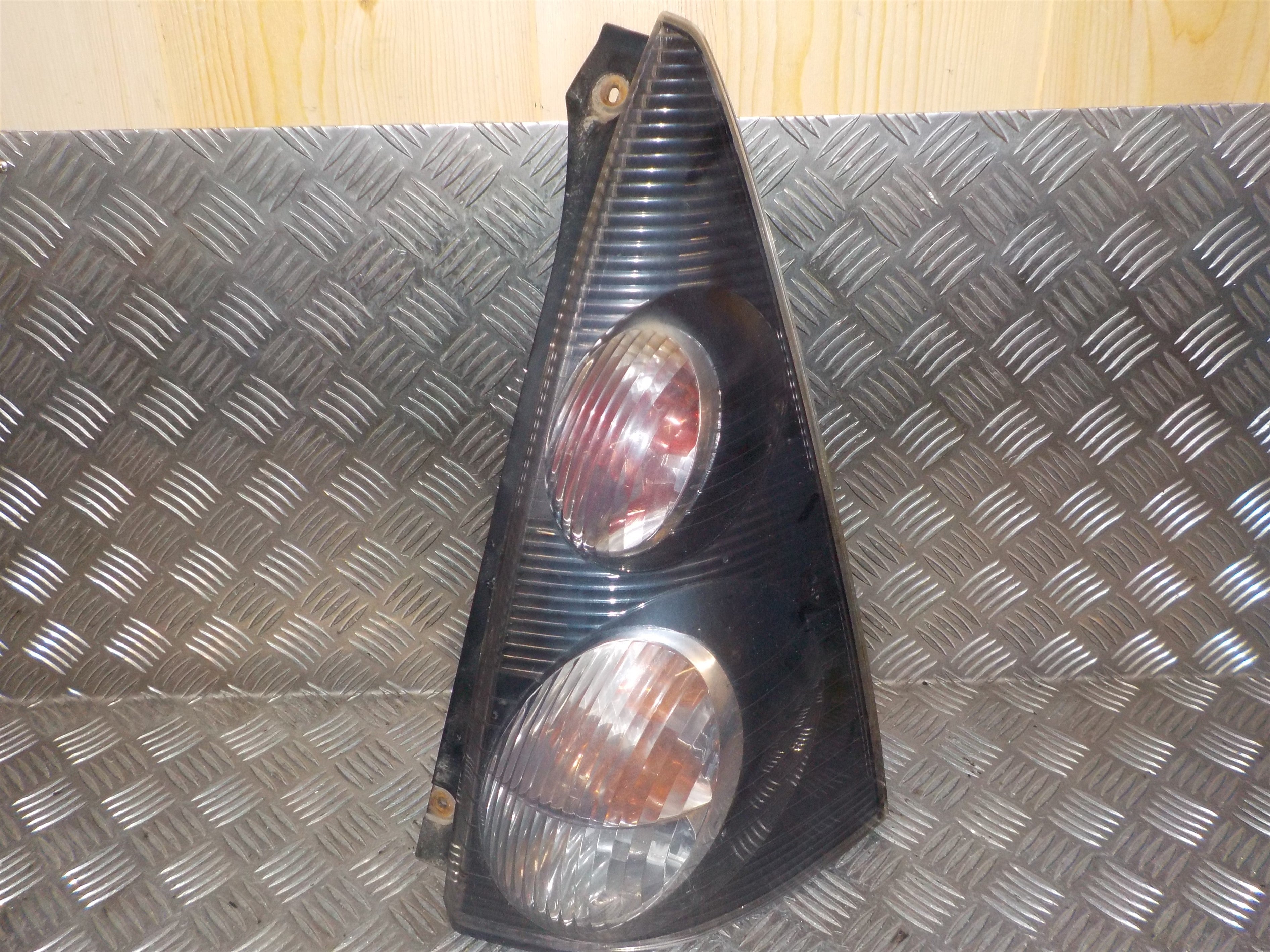 Citroen C1 Baglygte Med OEM Nr. 6350X8 Fra Citroen Ophugger