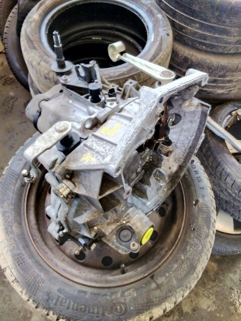 Peugeot 206+ Gearkasse 5 Trin Med OEM Nr. 2232E1 Fra Peugeot Ophugger