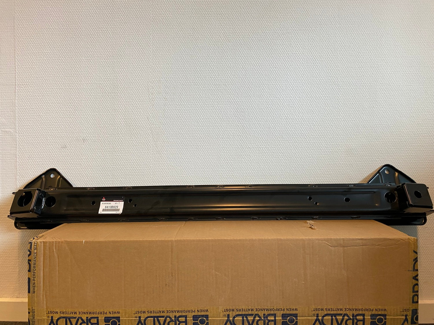 Mitsubishi ASX Kofangerstiver Med OEM Nr. 6410B929 Fra Mitsubishi Ophugger