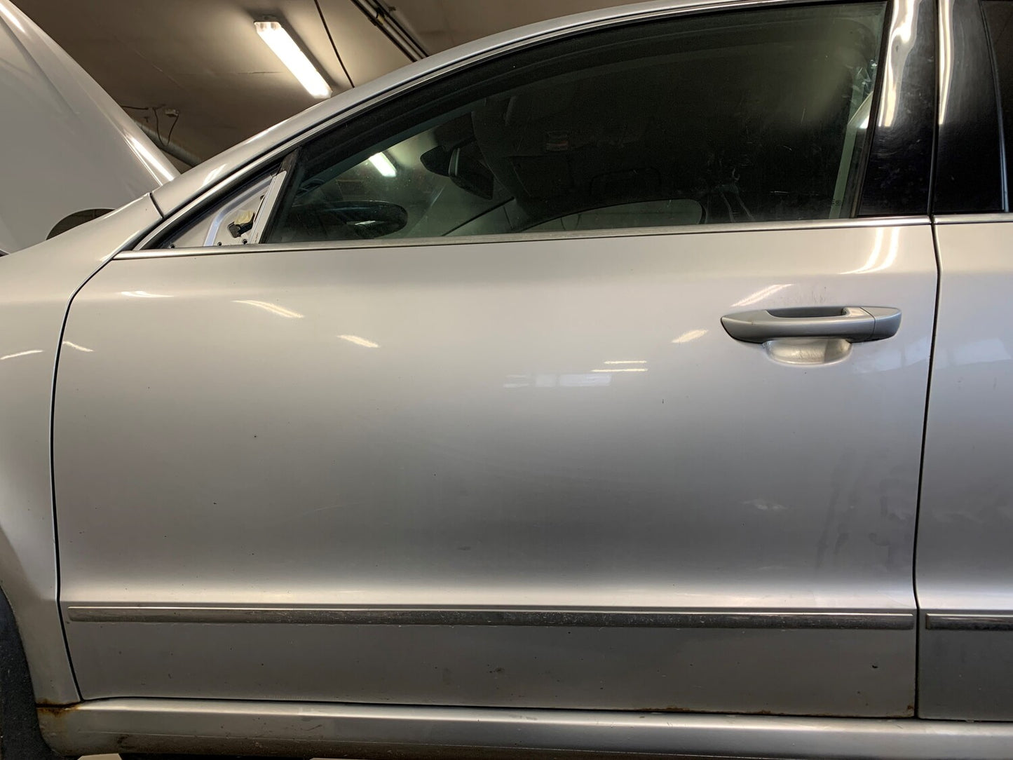 Skoda Superb Fordør V Med OEM Nr. 3T0831055 Fra Skoda Ophugger