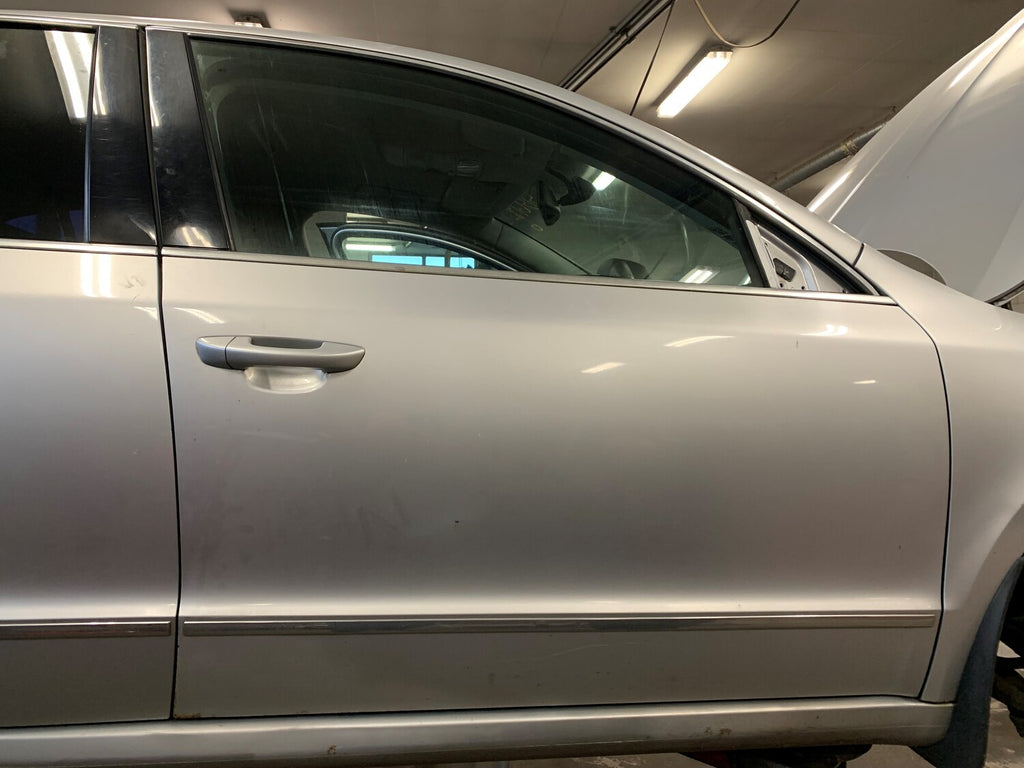 Skoda Superb Fordør H Med OEM Nr. 3T0831056 Fra Skoda Ophugger