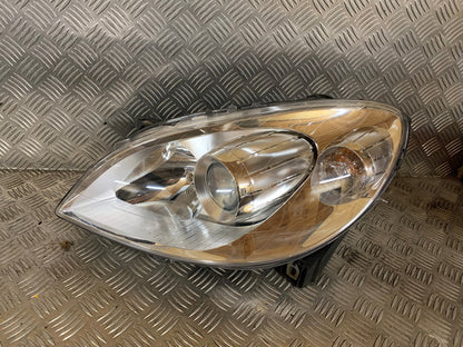 Mercedes B W245 Forlygte Med OEM Nr. 1698201761 Fra Mercedes Ophugger