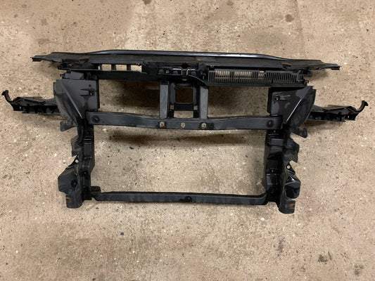 VW Passat 3C Frontkasse Med OEM Nr. 3C0805588H Fra VW Ophugger