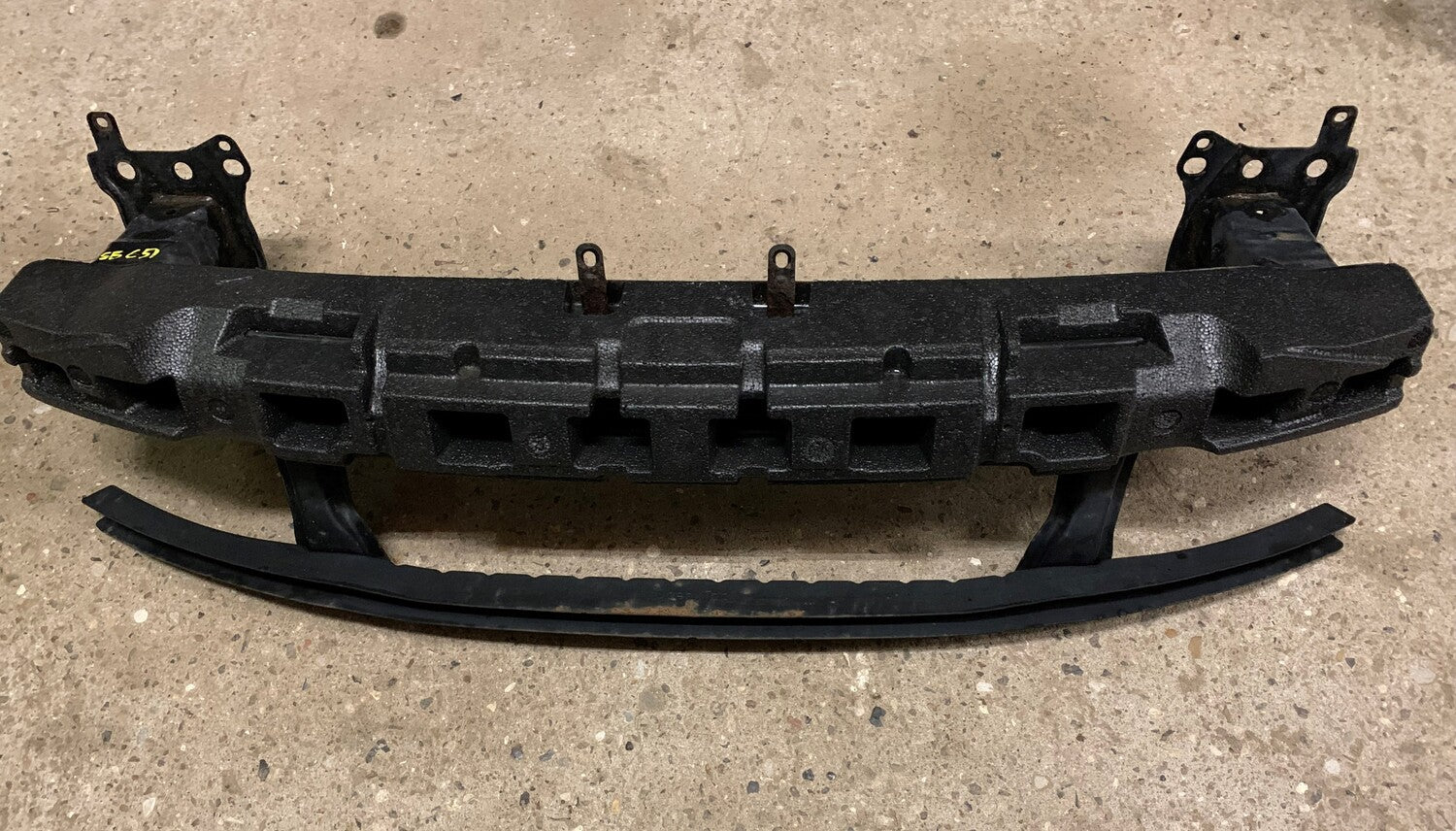 VW Passat 3C Kofangerstiver Med OEM Nr. 3C0807109D Fra VW Ophugger