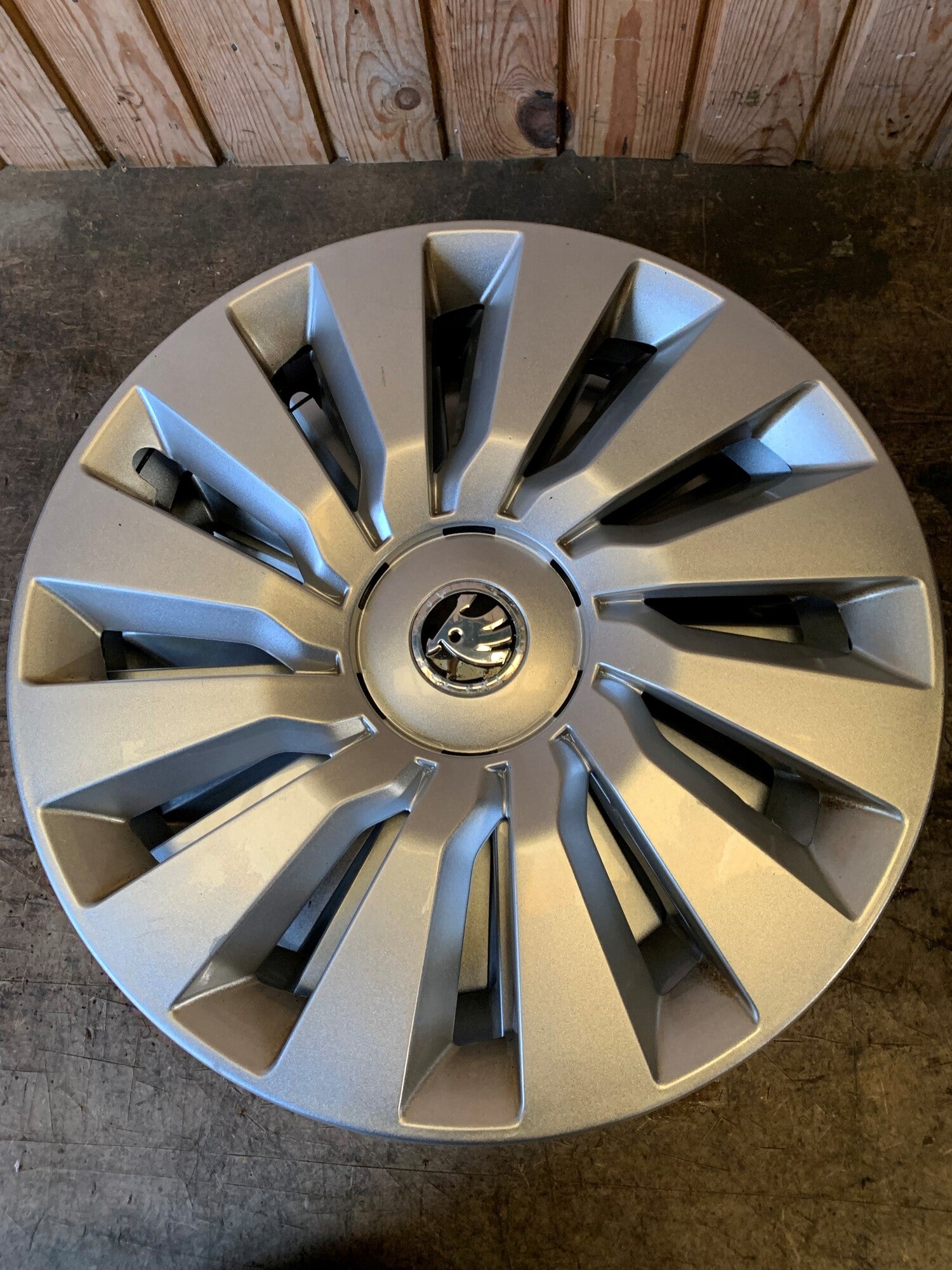 Skoda Octavia Navkapsel Med OEM Nr. 5E0601147D Fra Skoda Ophugger