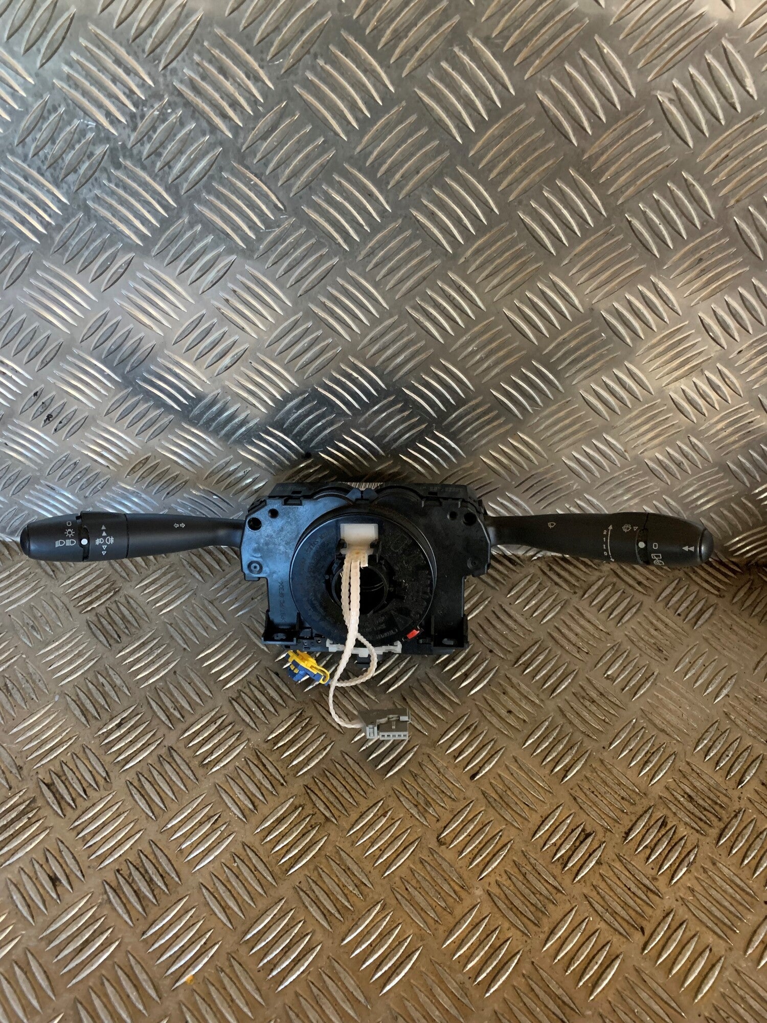 Citroen Berlingo Kontakt Combi Med OEM Nr. 96662450XT Fra Citroen Ophugger