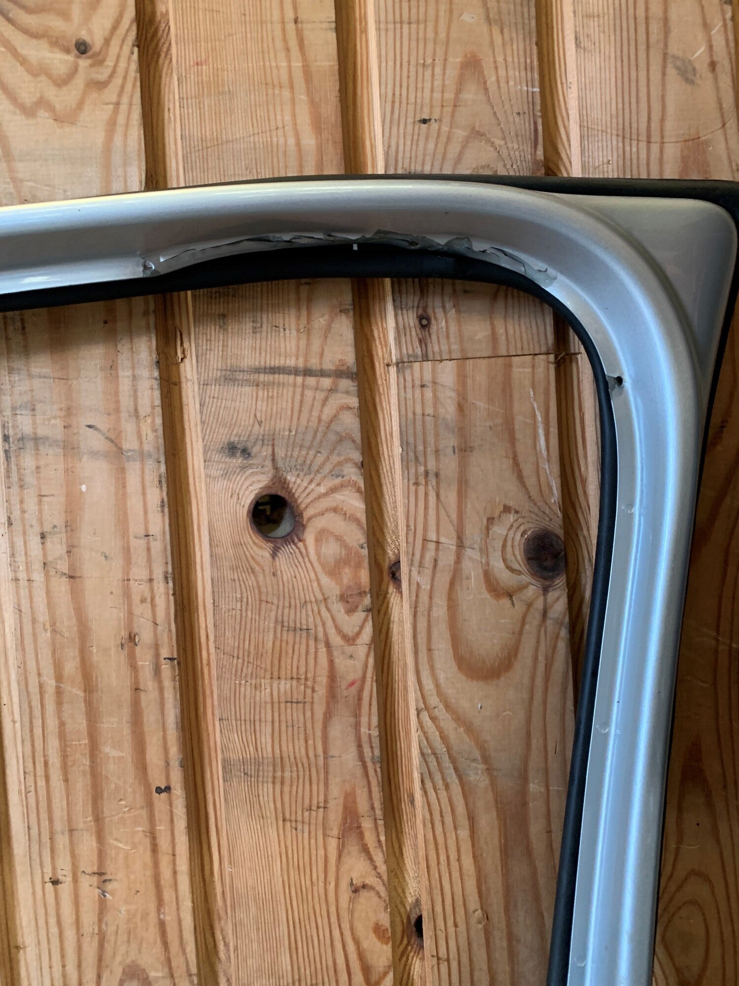 Skoda Fabia Fordør H Med OEM Nr. 6V0831052A Fra Skoda Ophugger