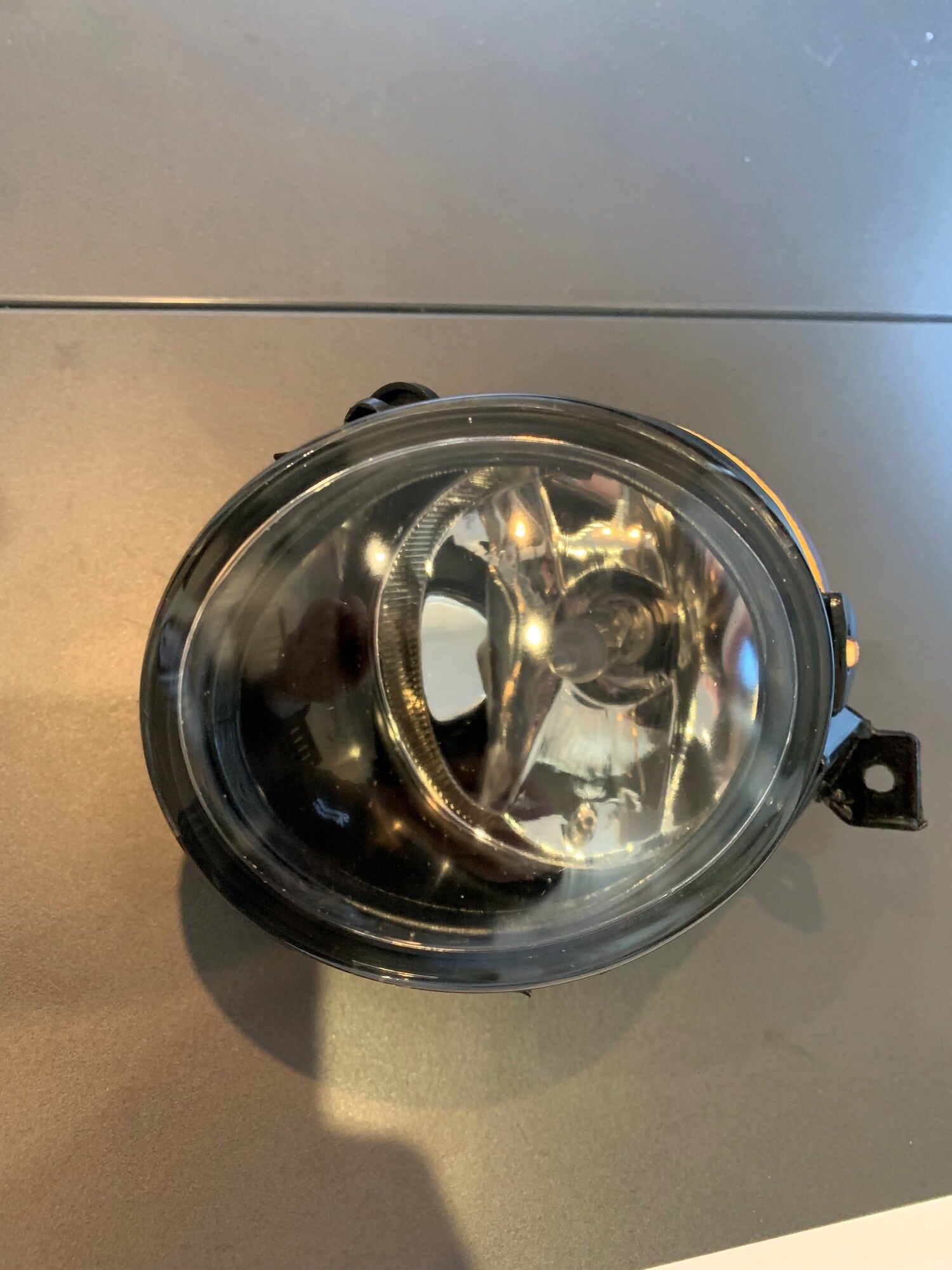 VW UP Tågelygte For Med OEM Nr. 1T0941700D Fra VW Ophugger