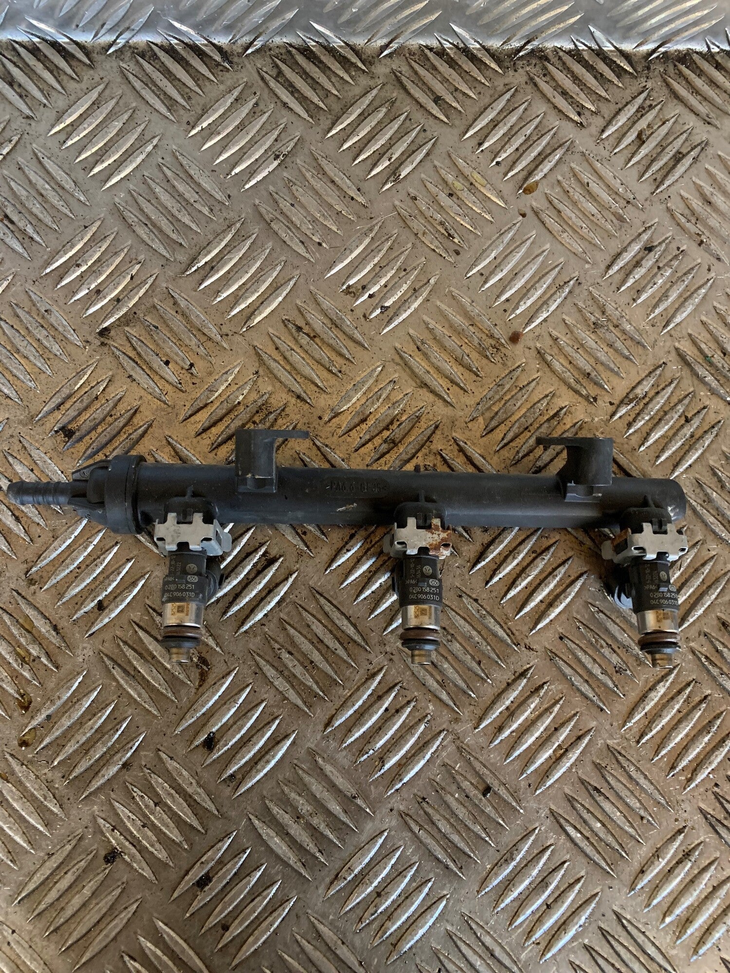 VW Up Dyse Med OEM Nr. 04C906031D Fra VW Ophugger