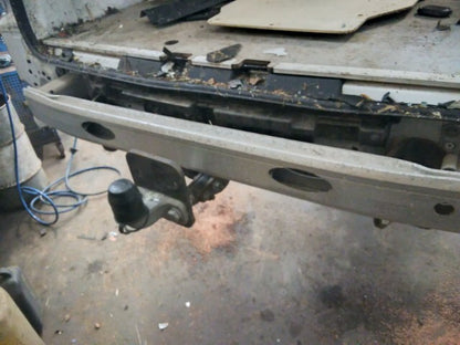 Peugeot Expert Anhængertræk, Fastmont Med OEM Nr. 9831725380 Fra Peugeot Ophugger