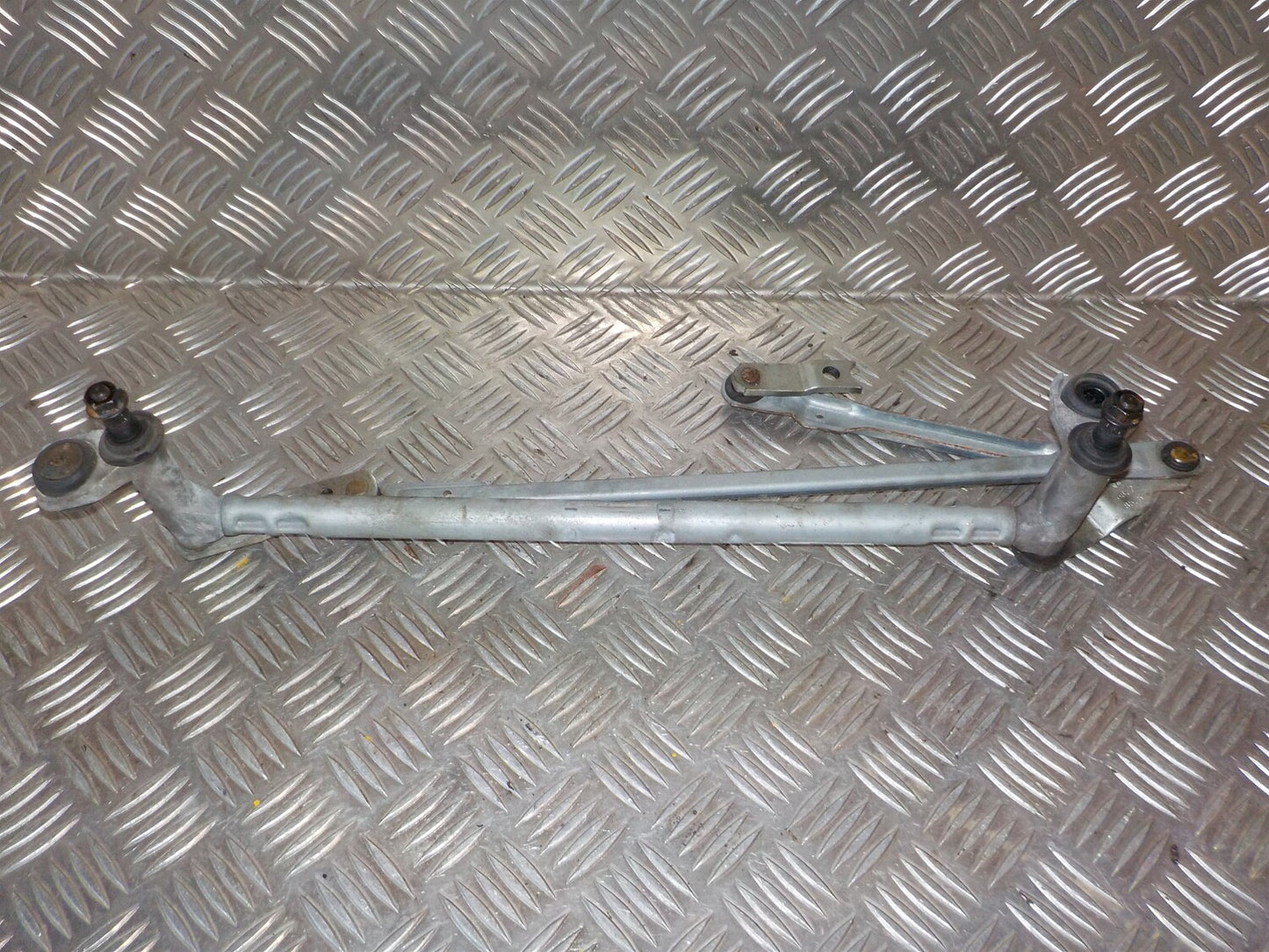 VW Polo 6R Viskertræk Med OEM Nr. 6R1955023D Fra VW Ophugger