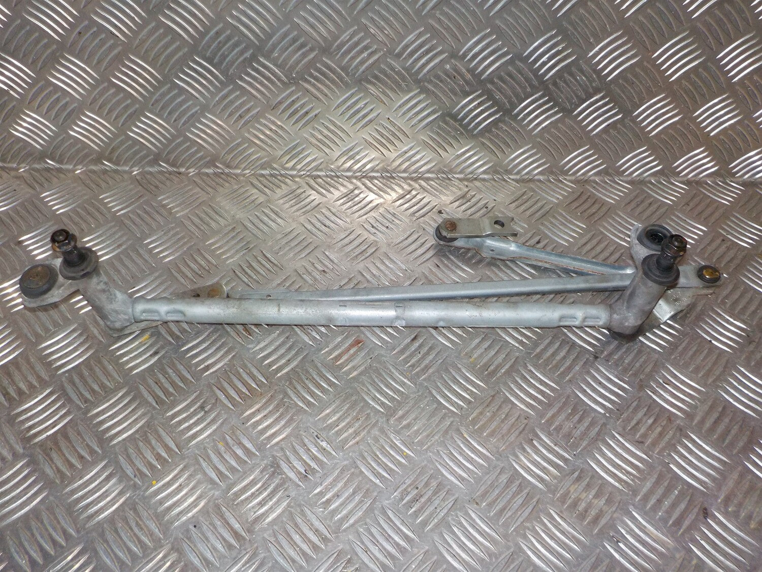 VW Polo 6R Viskertræk Med OEM Nr. 6R1955023D Fra VW Ophugger