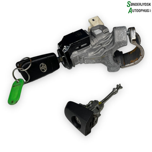 Toyota Aygo Låsesæt  Med OEM Nr. 897820H020 Fra Toyota Ophugger