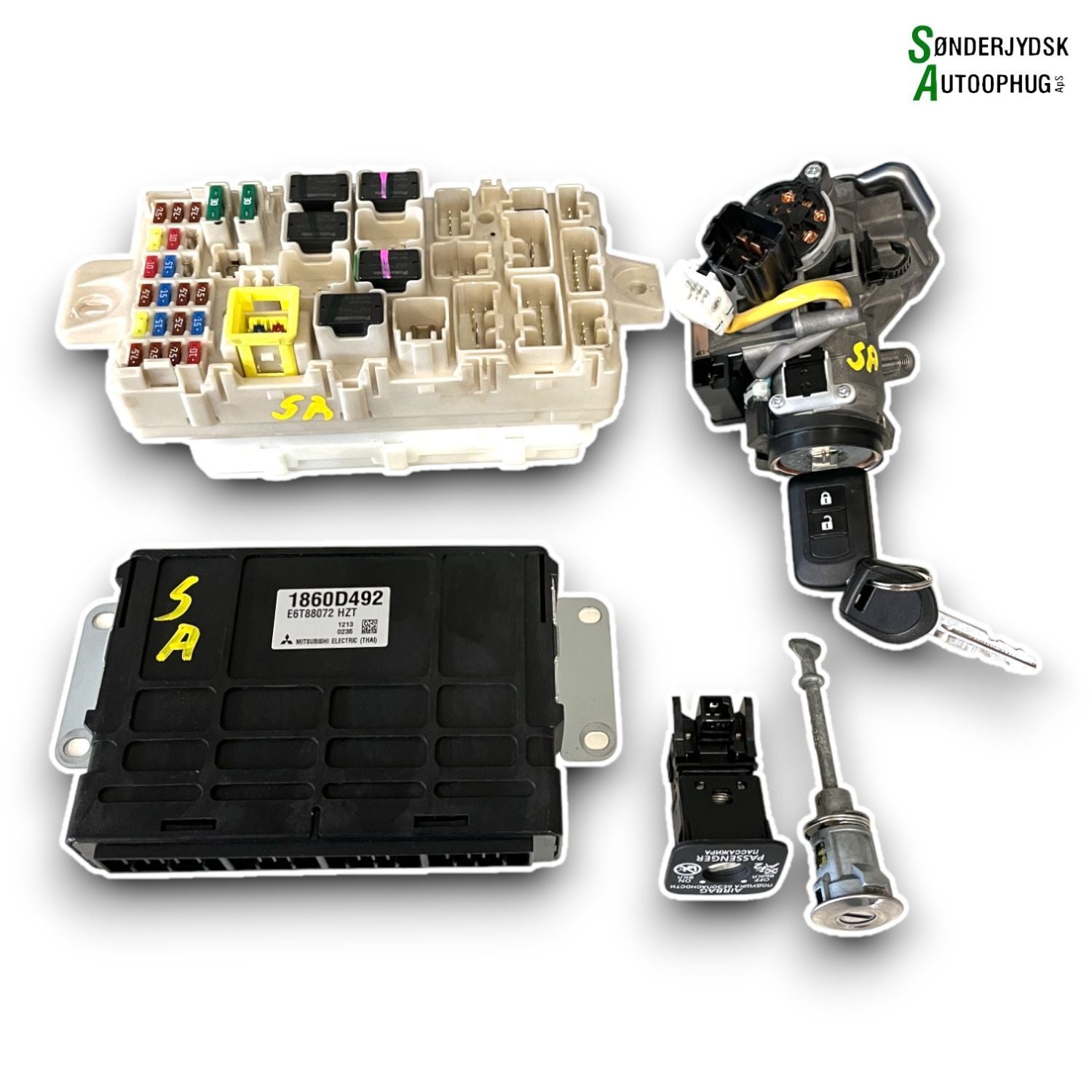 Mitsubishi Space Star Motorstyring - Motorstyreboks - Injection Elboks Med OEM Nr. 1860D492 Fra Mitsubishi Ophugger