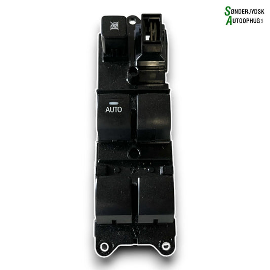 Mitsubishi Space Star Kontakt Rudehejs Med OEM Nr. 8608A503 Fra Mitsubishi Ophugger