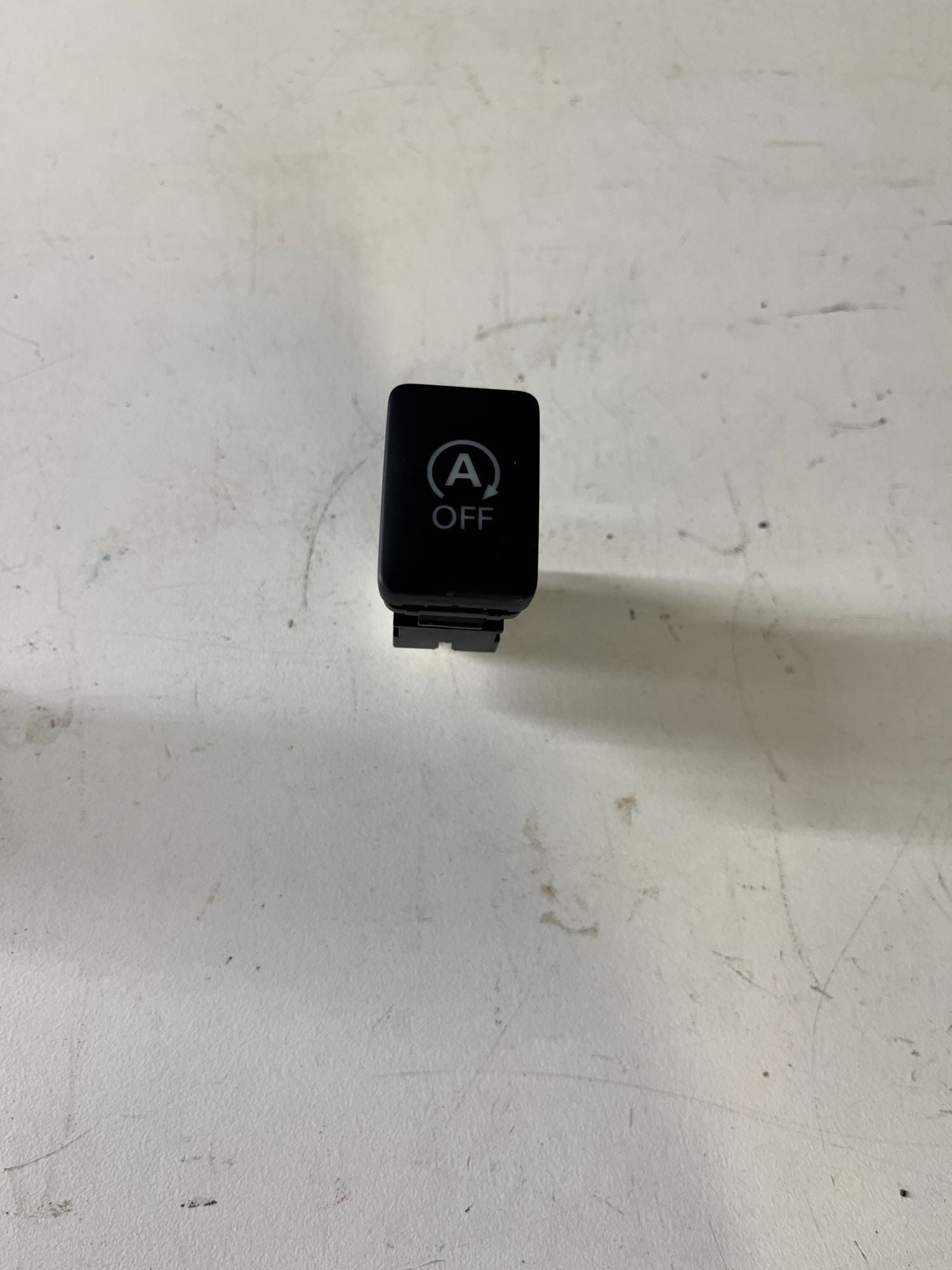 Mitsubishi Space Star Kontakt Diverse Med OEM Nr. 8602A053 Fra Mitsubishi Ophugger