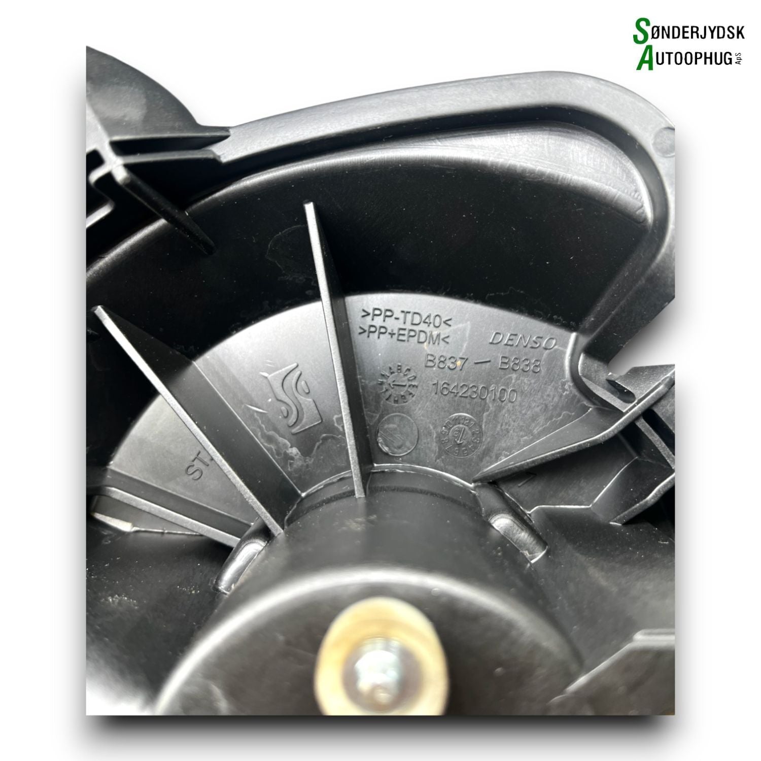 Opel Adam Varmeblæser Med OEM Nr. 164230100 Fra Opel Ophugger