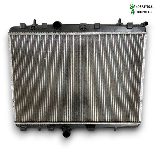 Peugeot 208 Køler Med OEM Nr. 1333A1 Fra Peugeot Ophugger