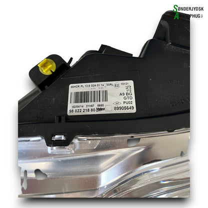 Peugeot 208 Forlygte Med OEM Nr. 9802221880 Fra Peugeot Ophugger