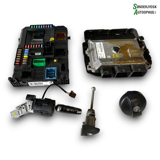 Peugeot 208 Motorstyring - Motorstyreboks - Injection Elboks Med OEM Nr. 9805895780 Fra Peugeot Ophugger