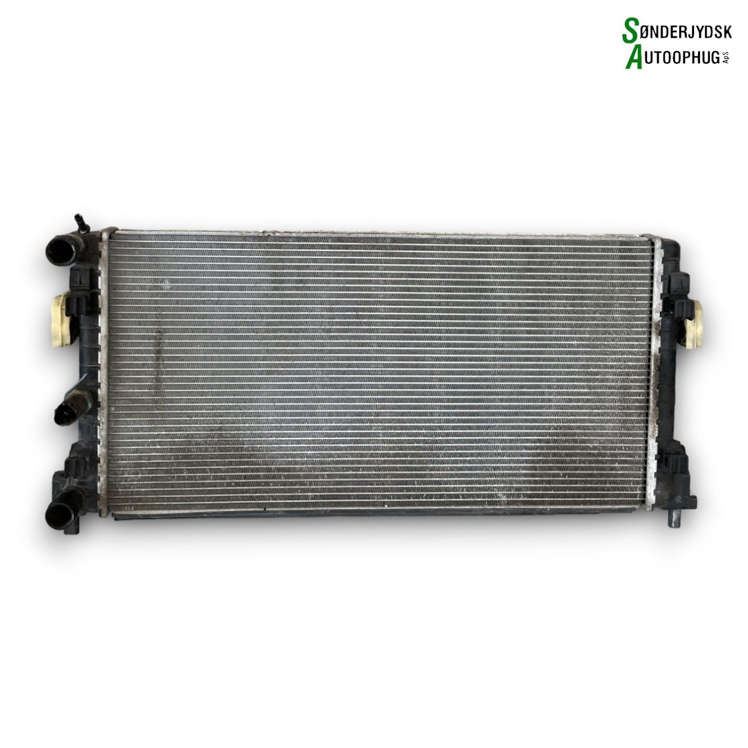 Skoda Fabia Køler Med OEM Nr. 6R0121253A Fra Skoda Ophugger